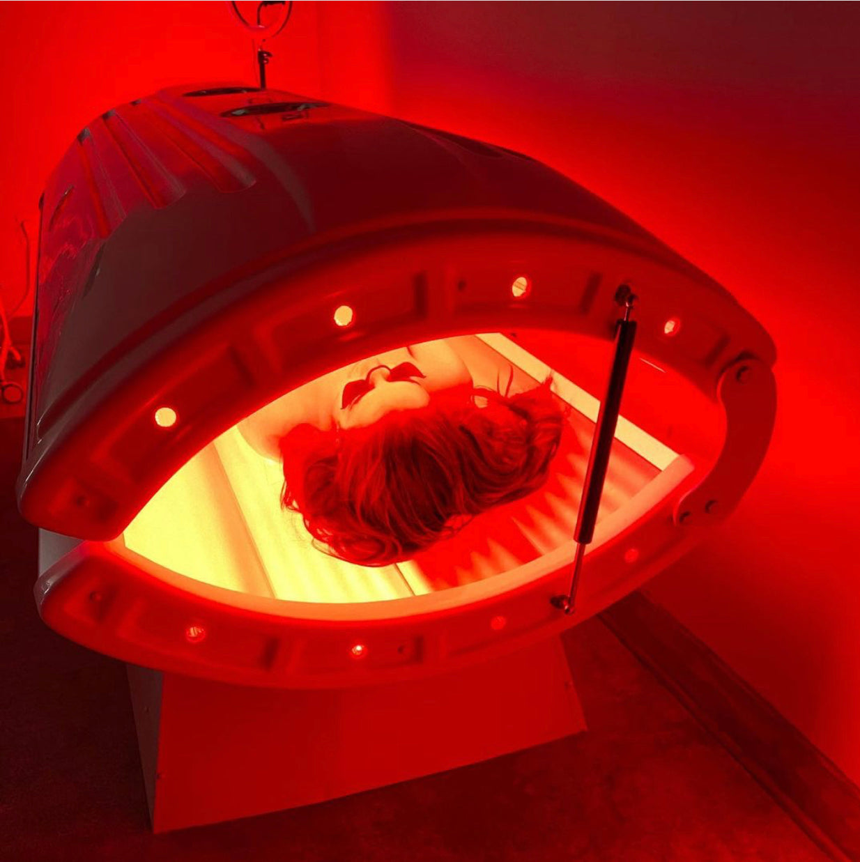 How Full Body Red Light Therapy Can Help With Anxiety